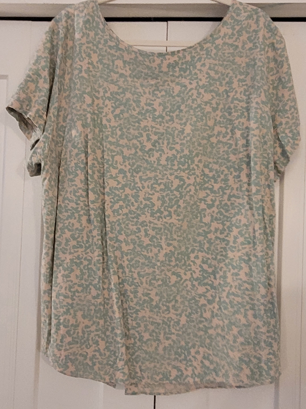 Ava & Viv Light Blue and Cream Short Sleeve Scoop Neck Top